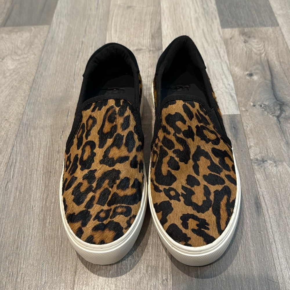Ugg Cahlvan Panther Print Sneakers - Picture 7 of 15